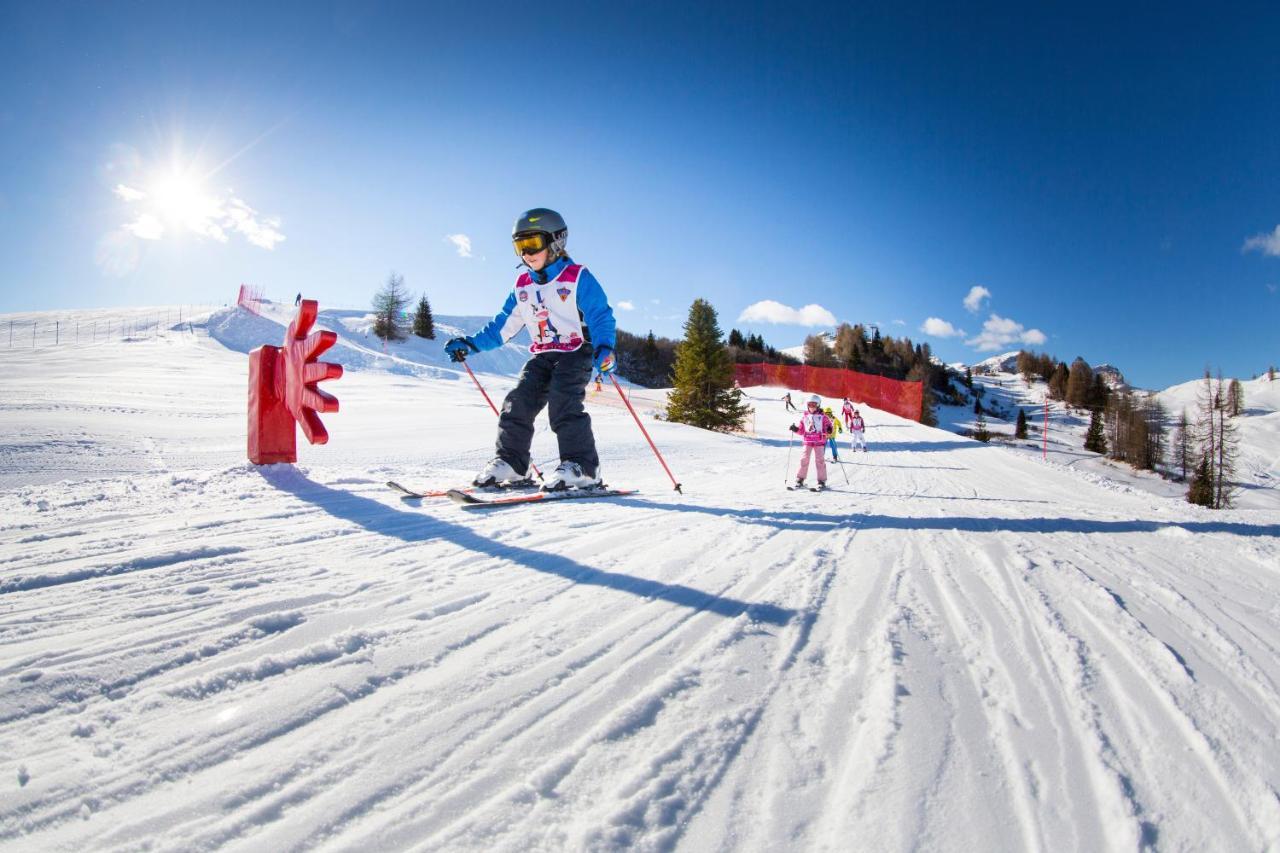 Hotel Dolomiti Ла Виля Екстериор снимка