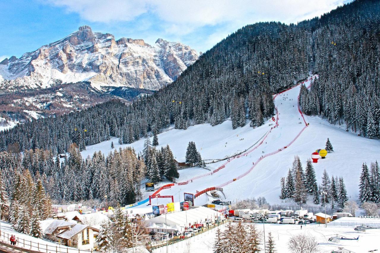 Hotel Dolomiti Ла Виля Екстериор снимка
