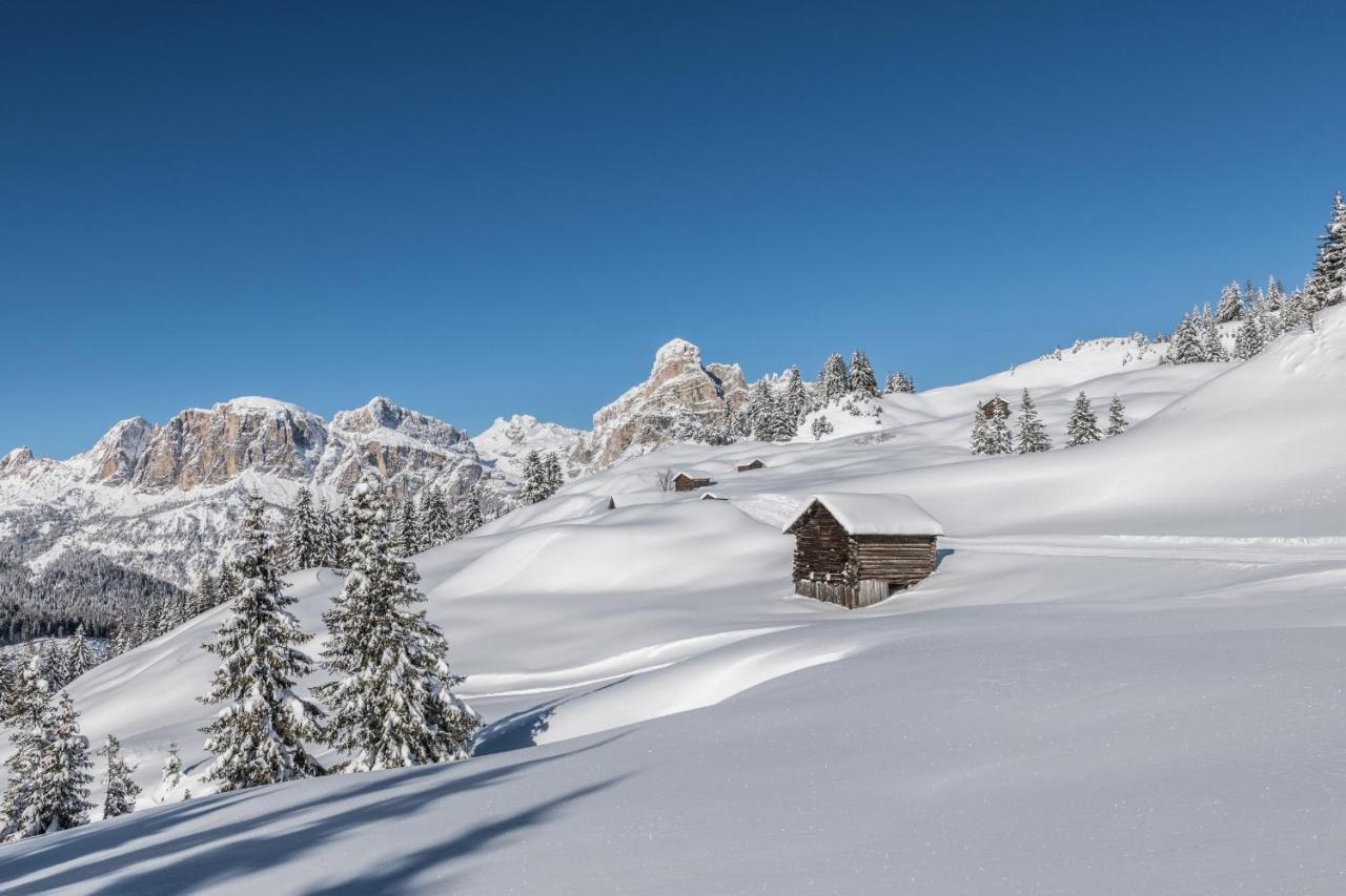 Hotel Dolomiti Ла Виля Екстериор снимка