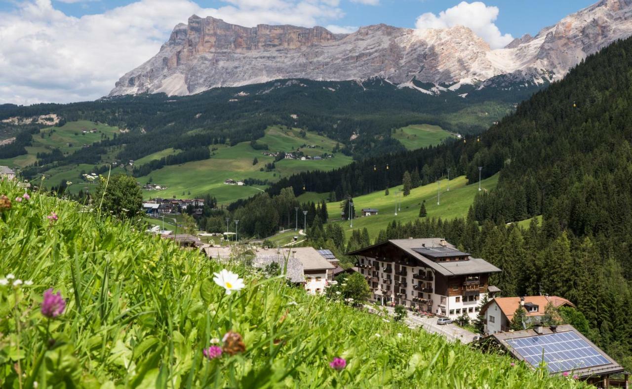 Hotel Dolomiti Ла Виля Екстериор снимка