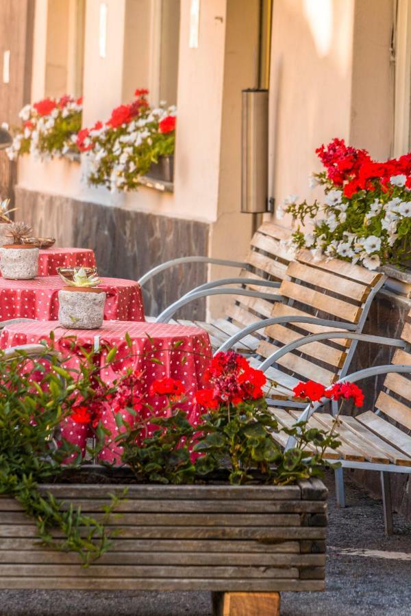 Hotel Dolomiti Ла Виля Екстериор снимка