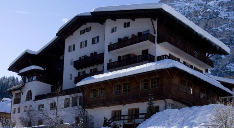 Hotel Dolomiti Ла Виля Екстериор снимка