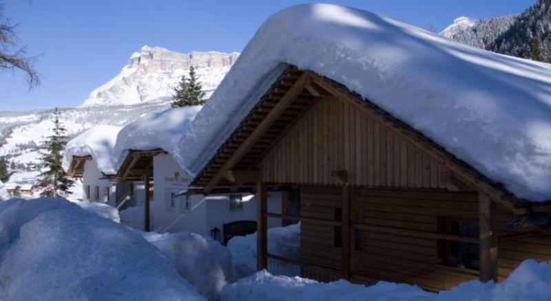 Hotel Dolomiti Ла Виля Екстериор снимка
