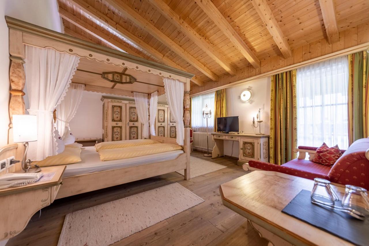Hotel Dolomiti Ла Виля Екстериор снимка
