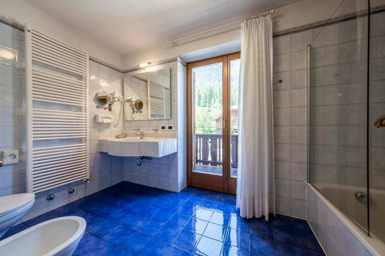 Hotel Dolomiti Ла Виля Екстериор снимка