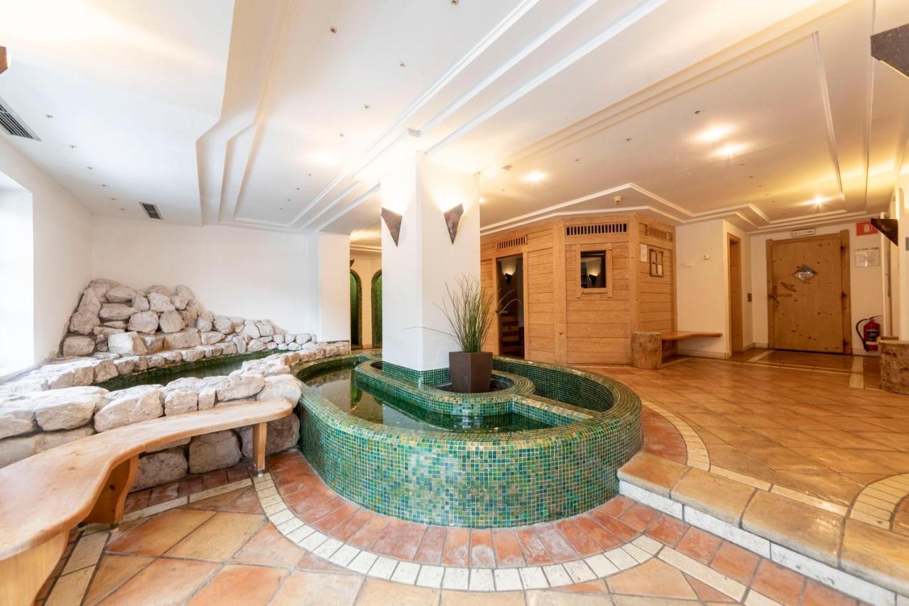 Hotel Dolomiti Ла Виля Екстериор снимка