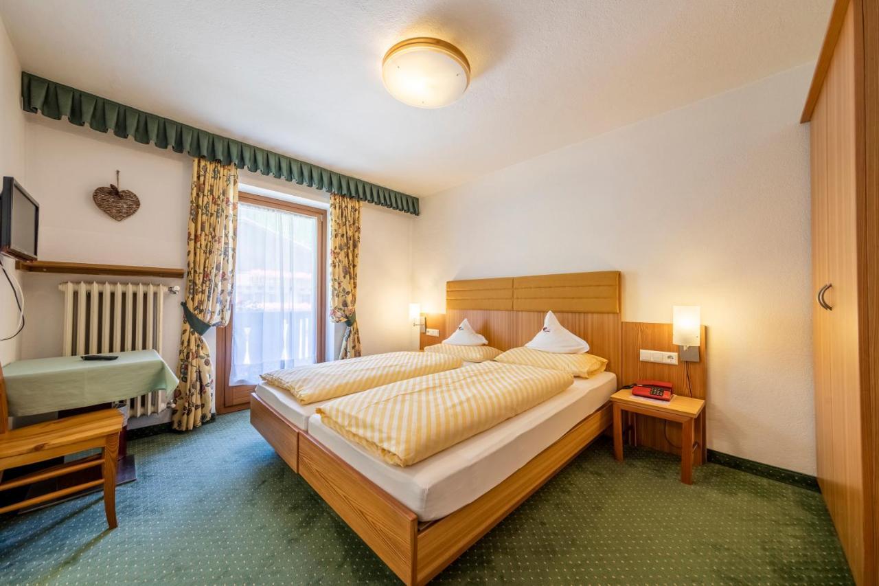 Hotel Dolomiti Ла Виля Екстериор снимка