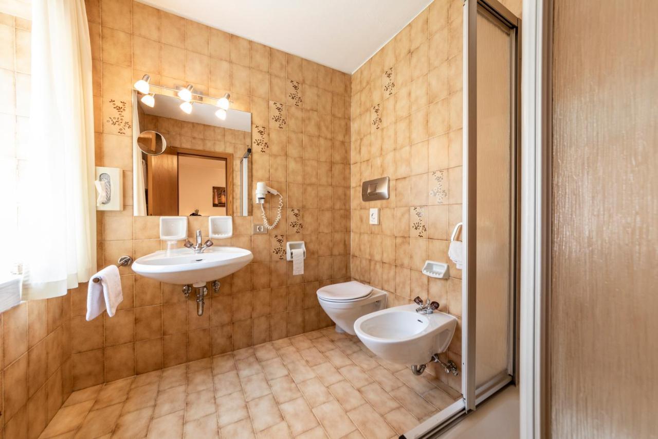 Hotel Dolomiti Ла Виля Екстериор снимка