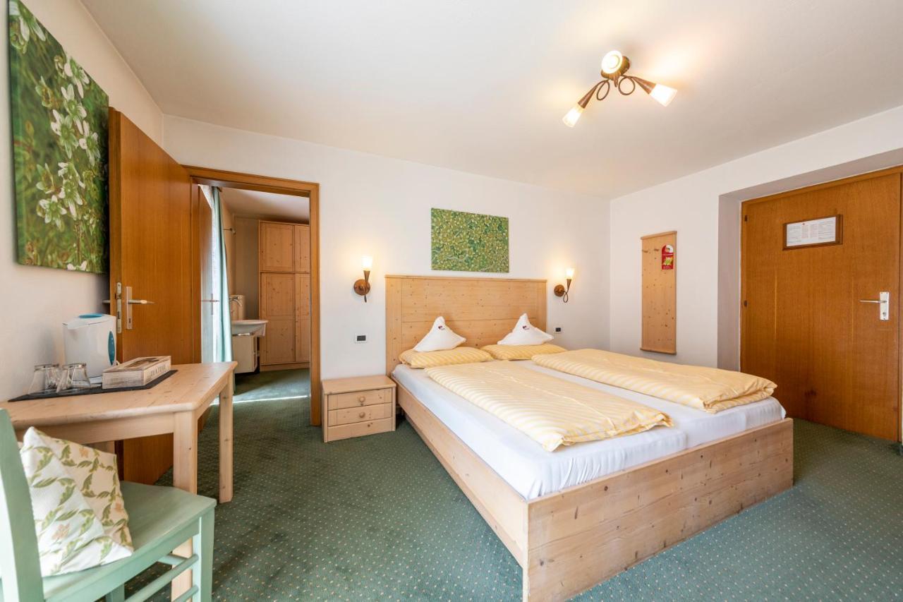 Hotel Dolomiti Ла Виля Екстериор снимка