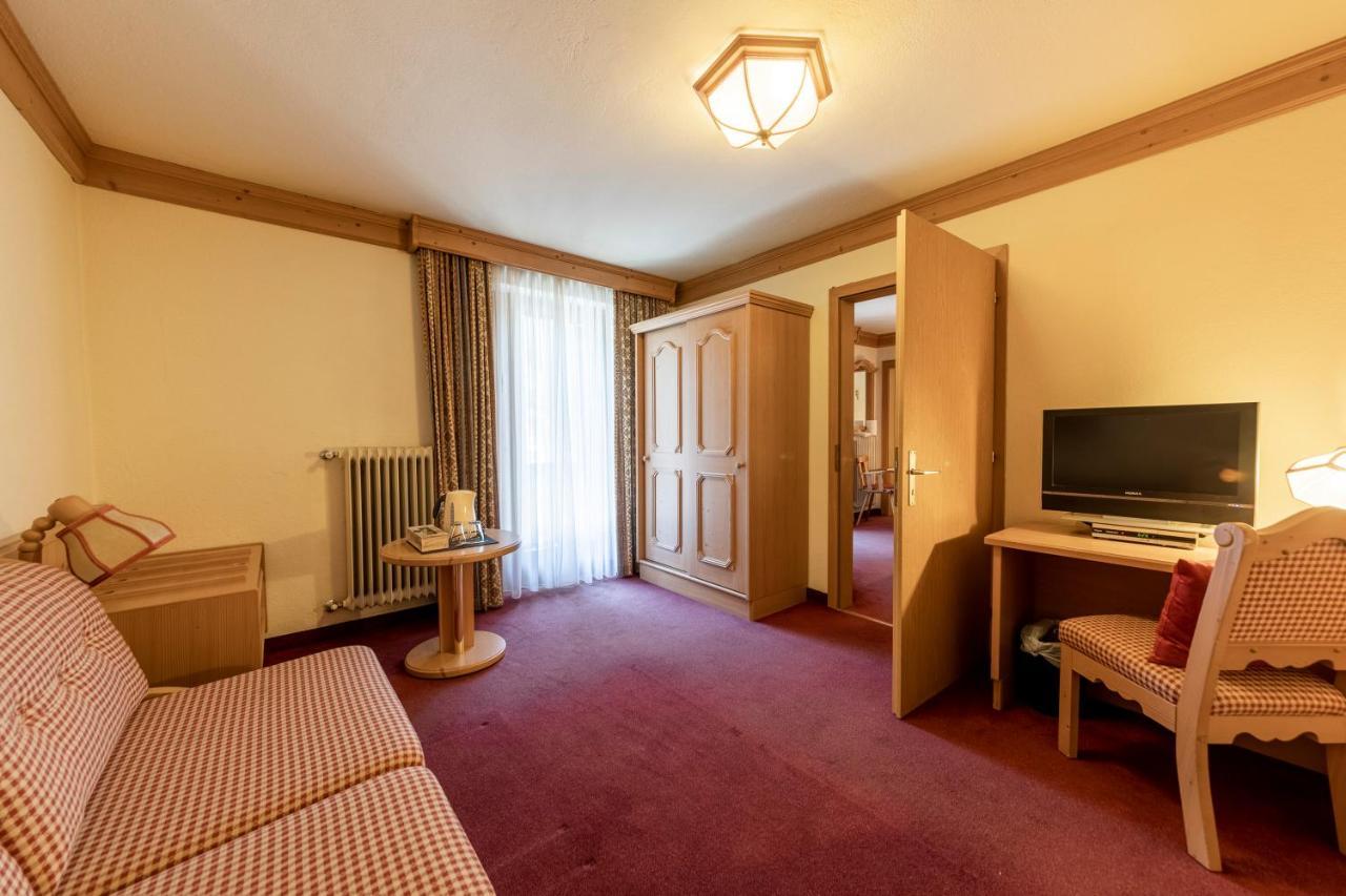 Hotel Dolomiti Ла Виля Екстериор снимка