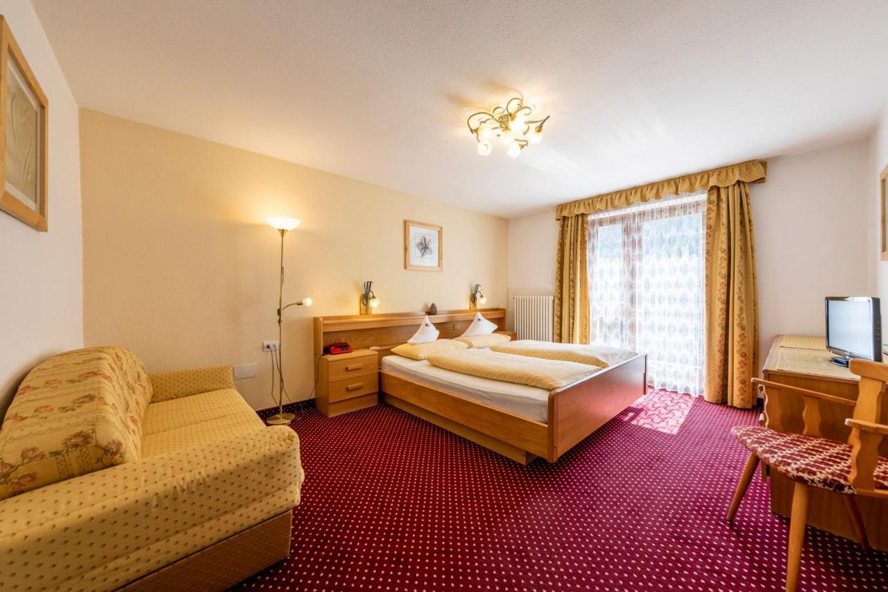 Hotel Dolomiti Ла Виля Екстериор снимка