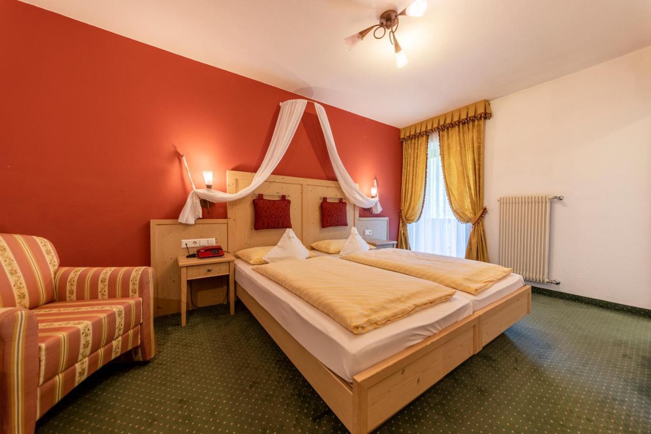 Hotel Dolomiti Ла Виля Екстериор снимка