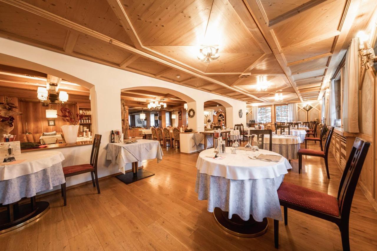 Hotel Dolomiti Ла Виля Екстериор снимка