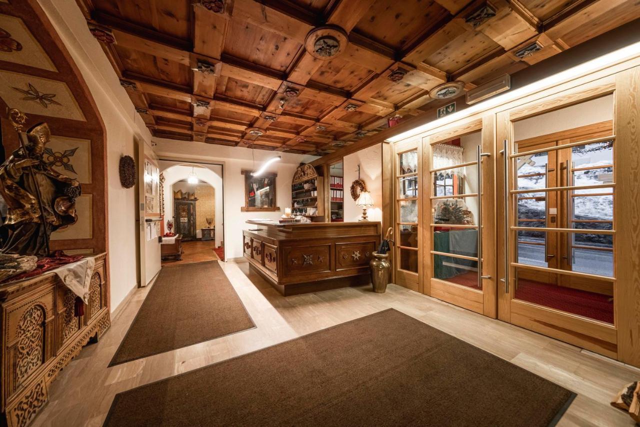Hotel Dolomiti Ла Виля Екстериор снимка